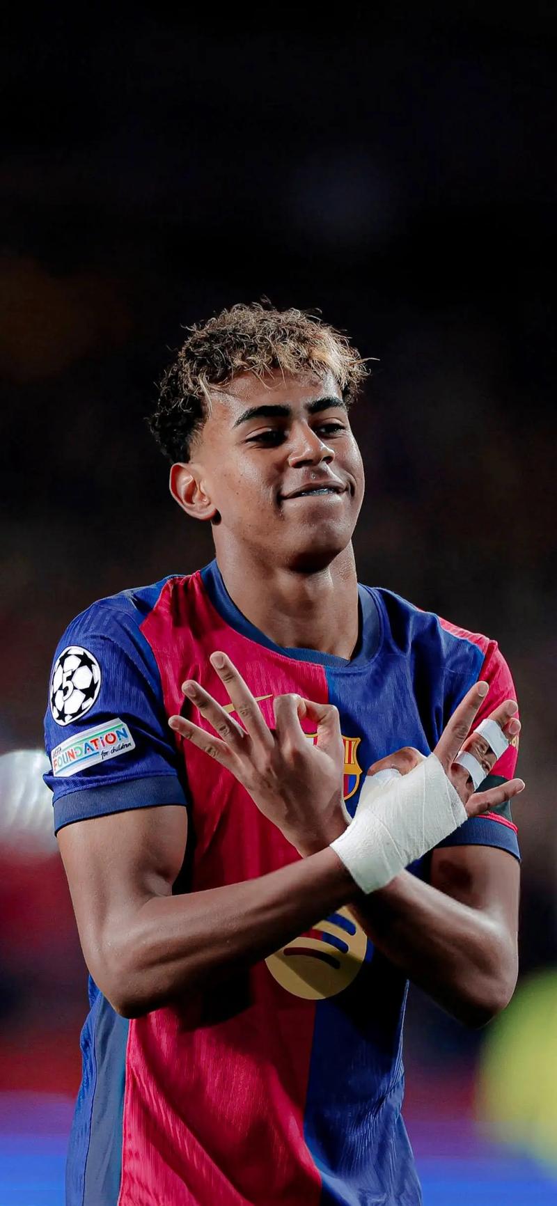 翻修球场，“连滚带爬”为的是“从从容容”（球场翻新，眼下忙乱只为将来从容）