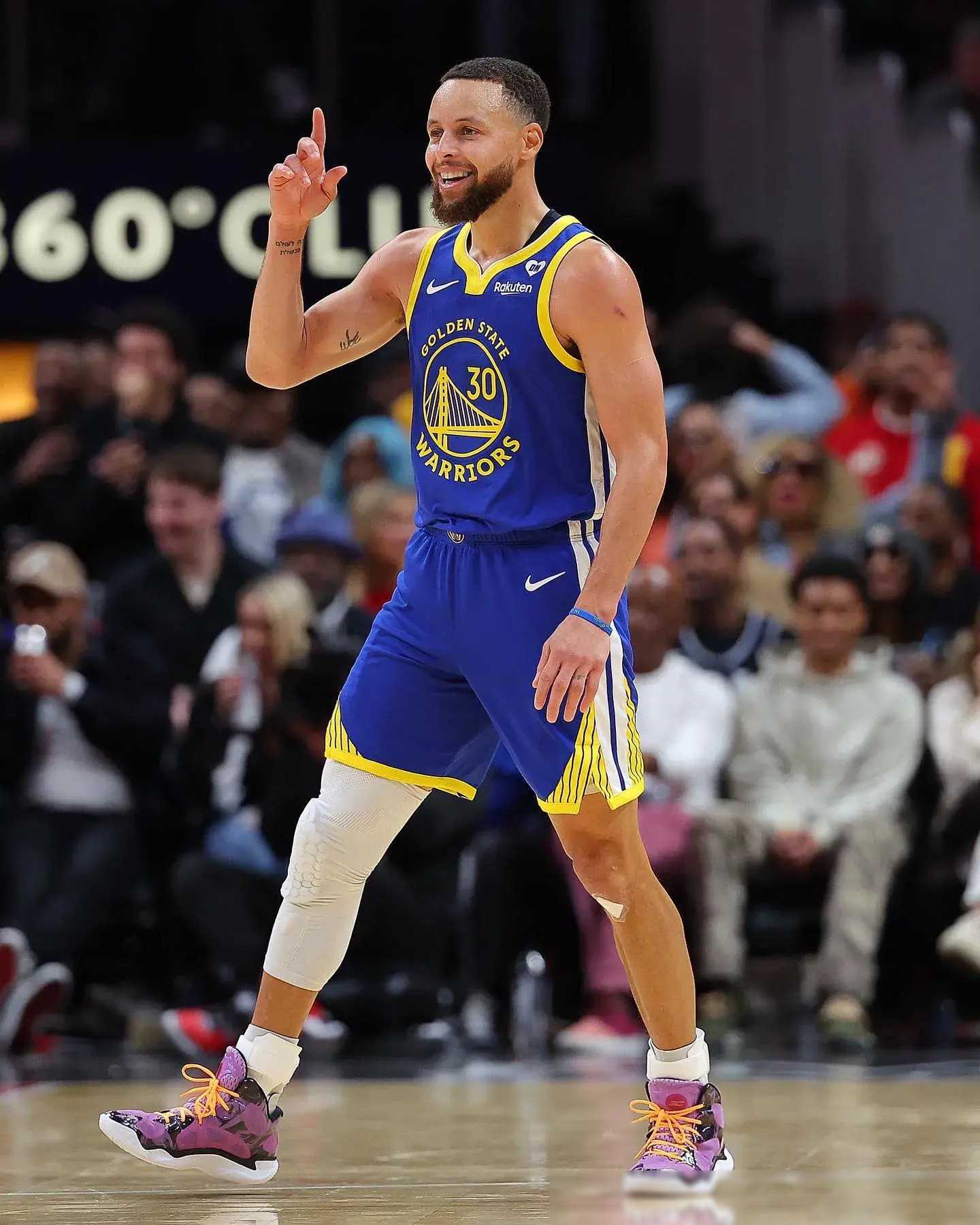 德泽尔比：格林伍德拥有金球奖潜质，能否全力争夺取决于自己（德泽尔比称格林伍德具备金球潜力，能否问鼎全看自己）