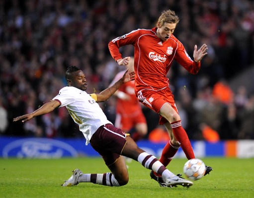 德足协CEO：正研究球员更换会籍后，原协会是否可以获得补偿（德足协CEO：研究球员变更会籍后原协会是否应获补偿）