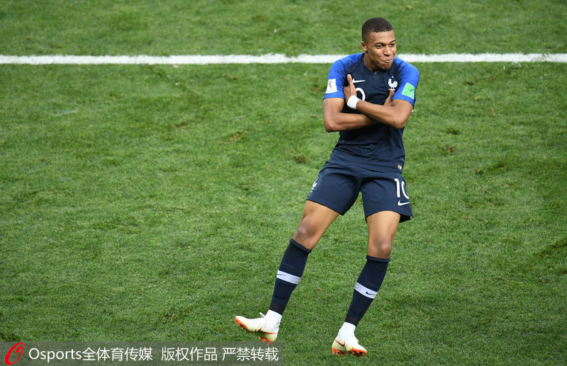 谢文能：感谢一年来支持球队的所有人，谢谢你们的支持和陪伴（谢文能：向所有支持球队的人致谢，感激这一年的陪伴与支持）