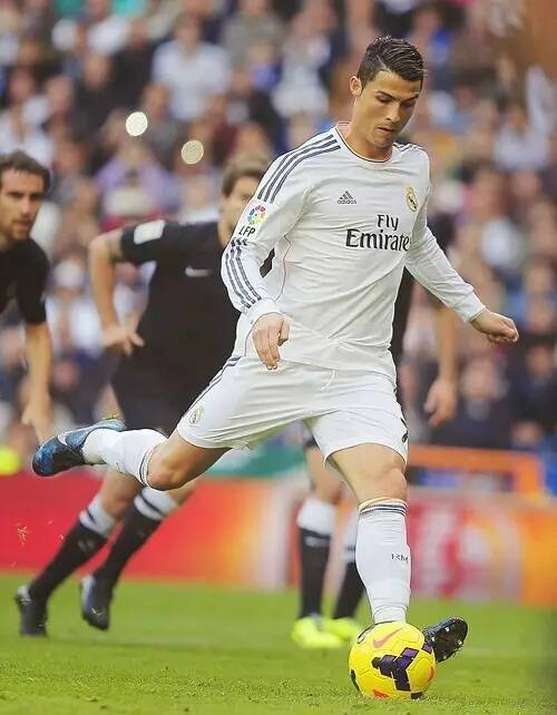 于根伟：今年我们外援的整体表现，我觉得应该能打到70分以上