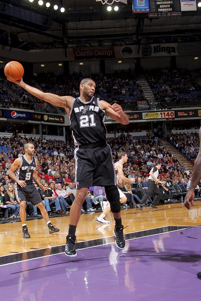 亚泰0-4国安保级希望渺茫，法比奥两射一传，塞鸟、张玉宁建功（国安4-0击溃亚泰：法比奥两射一传，塞鸟张玉宁建功，保级前景告急）