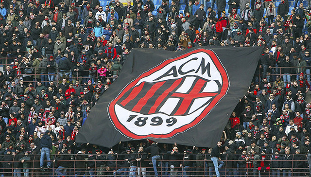 詹姆斯谈NBA杯出局：我不在乎这个，有没有杯赛我都热爱打球（詹姆斯回应NBA杯出局：杯赛与否无关紧要，我依旧热爱打球）