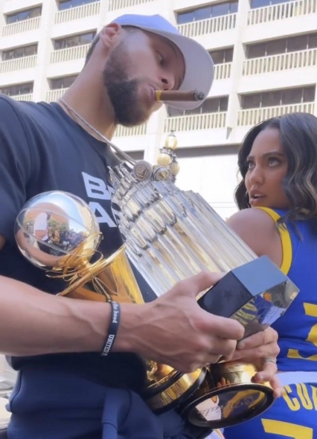 埃贝尔：卡尔无大碍；我们对格纳布里战阿森纳时复出保持乐观（埃贝尔：卡尔伤情无碍，乐观看好格纳布里战阿森纳复出）